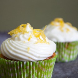 Cupcakes mit Zitronen-Topping