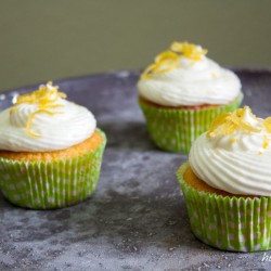 Zitronige Cupcakes mit Zitronen-Topping