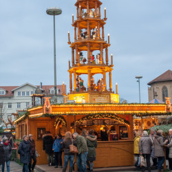 Holzpyramide Weihnachtsmarkt Esslingen
