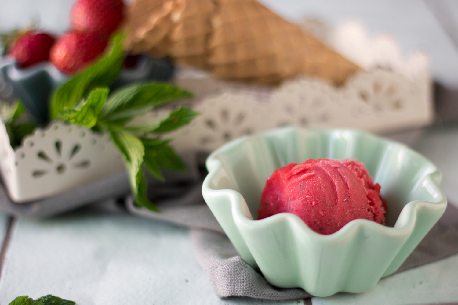 Erdbeer-Minz-Sorbet  – Rezept mit und auch ohne Eismaschine