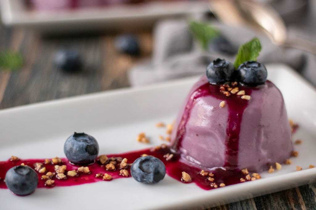 Heidelbeer-Panna cotta  – der italienische Dessertklassiker mal anders