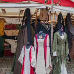 Mittelalterliche Kleidung