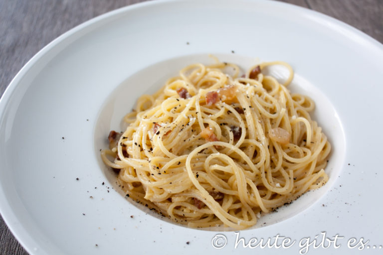 Spaghetti alla carbonara – in 11 Minuten zum perfekten Gericht!