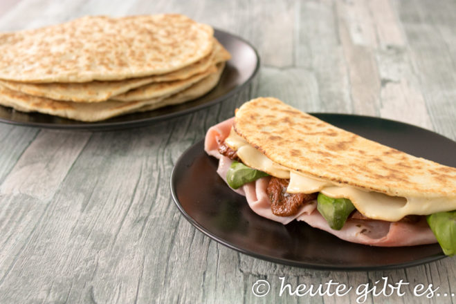 Piadina Romagnola: Italienisches Street Food - gefüllte Fladenbrote