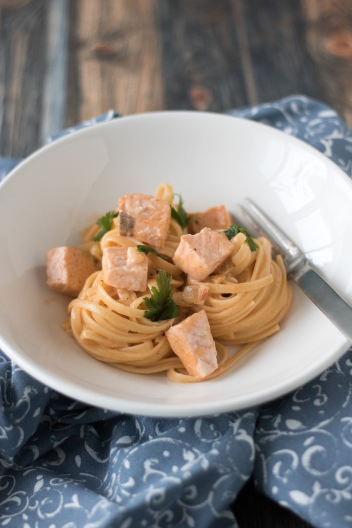 Pasta al salmone con panna – Nudeln mit Lachs in Sahnesoße