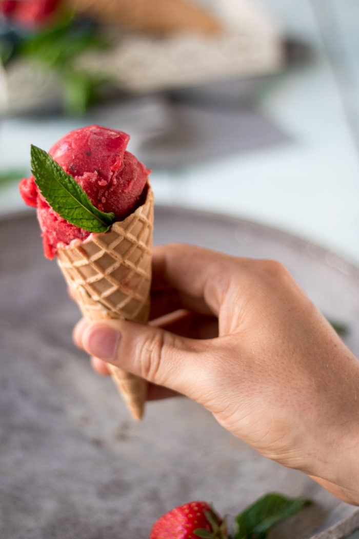 ErdbeerMinzSorbet Rezept mit und auch ohne Eismaschine